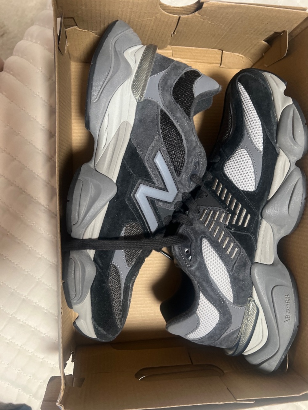 New Balance 9060 - Picture 4 of 4